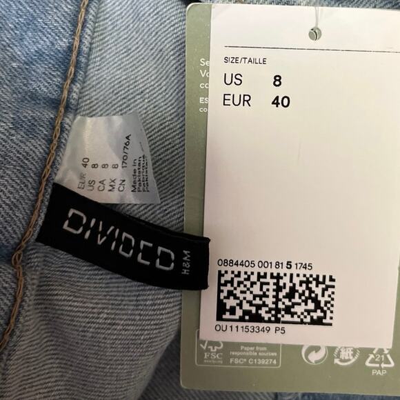 NEW H&M Divided Blue Medium Wash Mid Rise Frayed Raw Hem Denim Jeans Shorts 8 - Picture 4 of 6